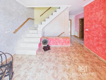 9709spacious5bedroomfamilyvillawithstunningmo