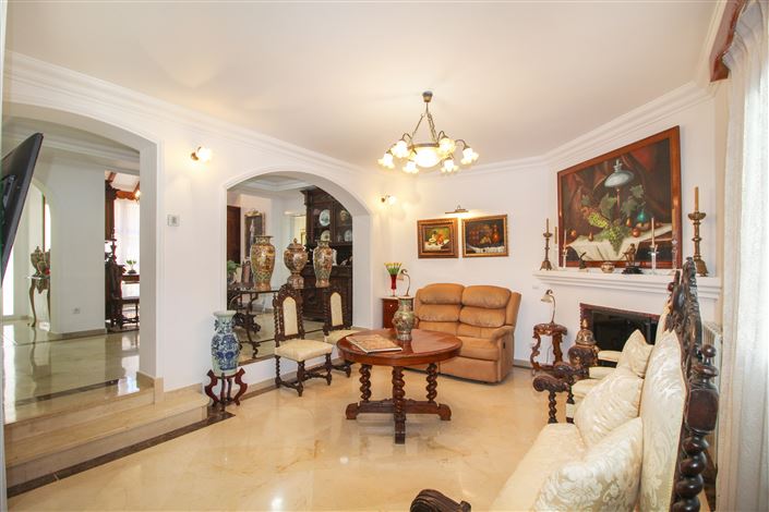 Image No.3-5 Bed Villa for sale