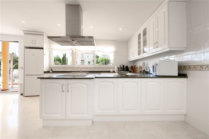 Image No.10-4 Bed Villa for sale