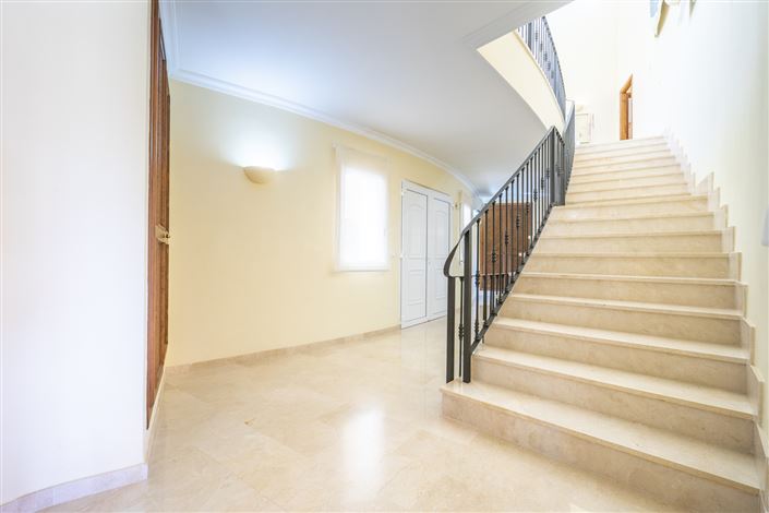 Image No.12-4 Bed Villa for sale