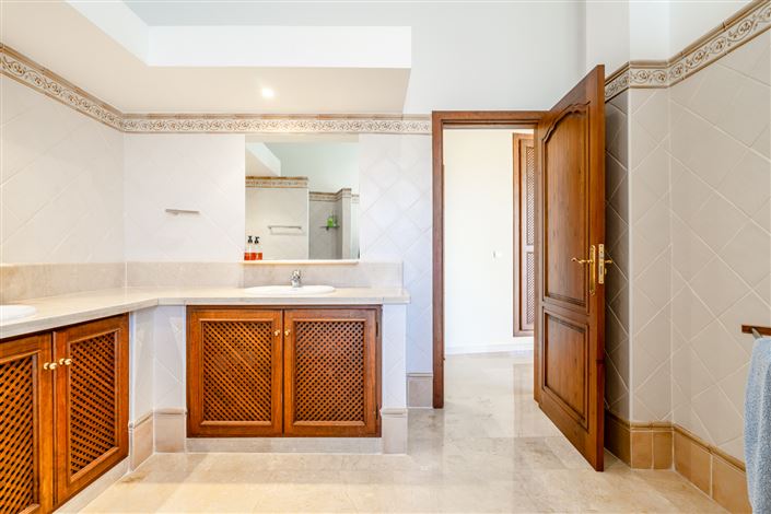 Image No.25-4 Bed Villa for sale