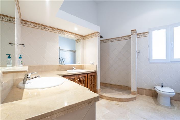 Image No.27-4 Bed Villa for sale