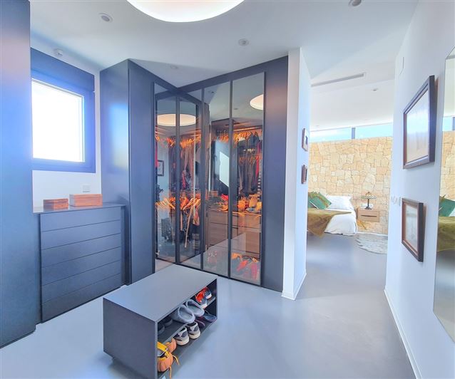 Image No.12-3 Bed Villa for sale