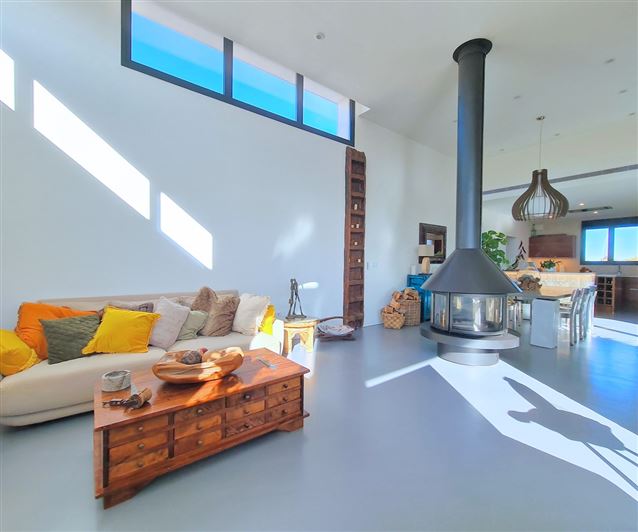 Image No.2-3 Bed Villa for sale