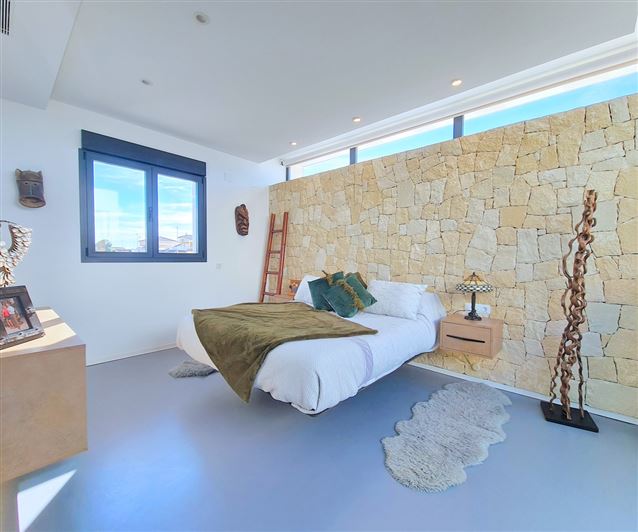 Image No.29-3 Bed Villa for sale