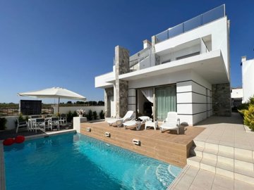 4 Bed Villa for sale