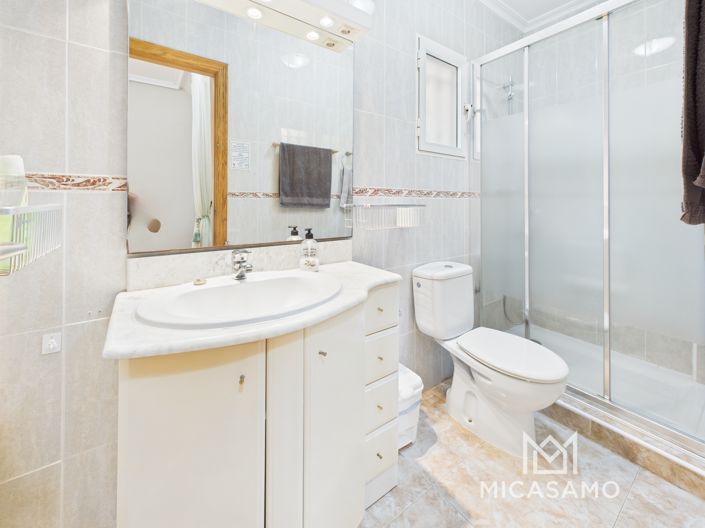 Image No.12-3 Bed Townhouse for sale