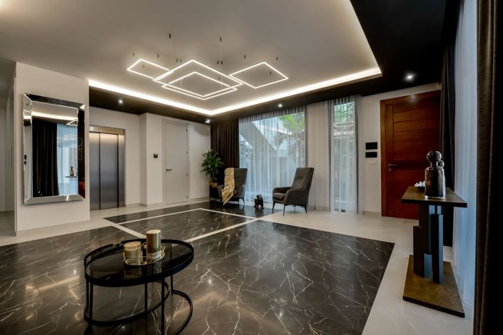 Image No.13-8 Bed Villa for sale