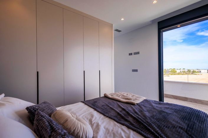 Image No.30-3 Bed Villa for sale