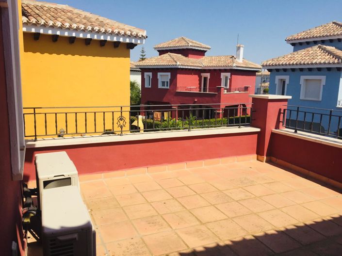 Image No.18-3 Bed Townhouse for sale