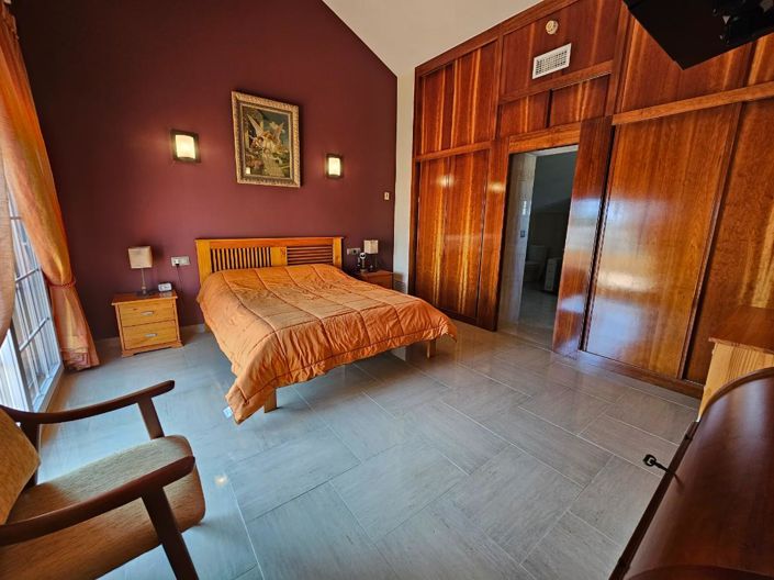 Image No.18-3 Bed Villa for sale