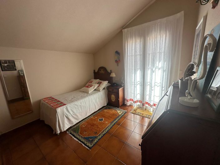Image No.12-4 Bed Villa for sale