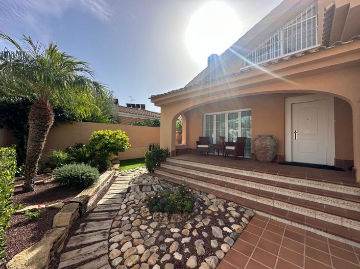 Image No.22-4 Bed Villa for sale