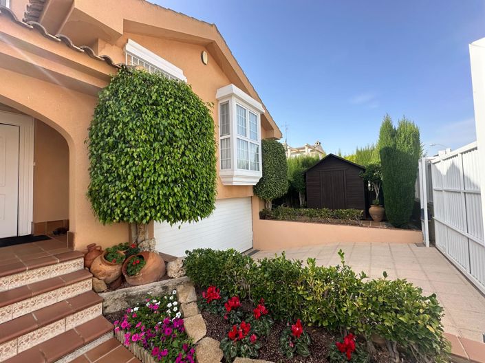 Image No.3-4 Bed Villa for sale