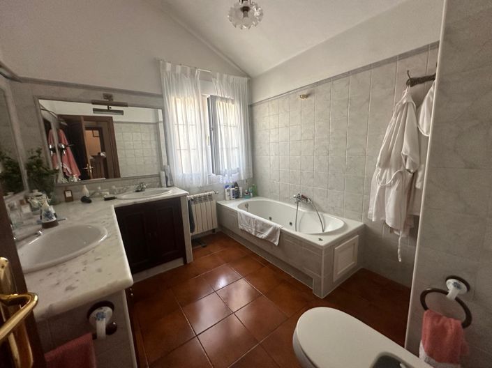 Image No.33-4 Bed Villa for sale