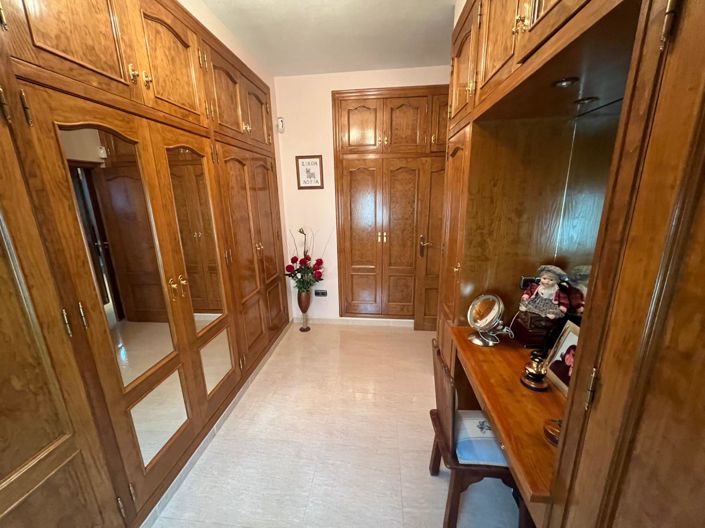 Image No.35-3 Bed Villa for sale