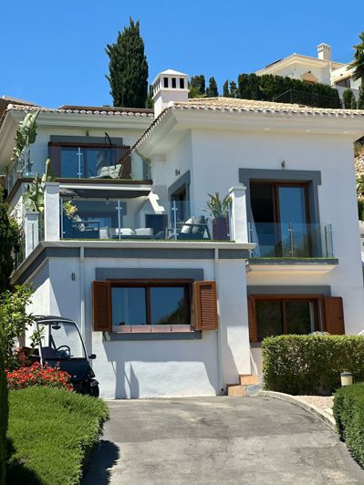 Image No.2-4 Bed Villa for sale