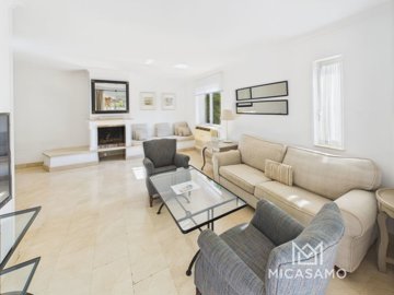 9706elevatedlivingwithstunningmountainviews04