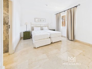 9706elevatedlivingwithstunningmountainviews04