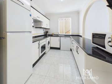 9706elevatedlivingwithstunningmountainviews04