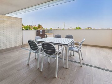 9775seafront2bedroom2bathroomapartmentwithstu