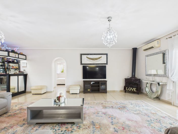 Image No.4-6 Bed Villa for sale