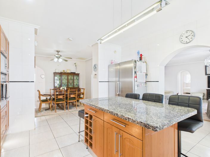 Image No.7-6 Bed Villa for sale