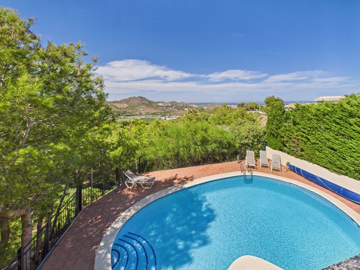 Image No.1-4 Bed Villa for sale