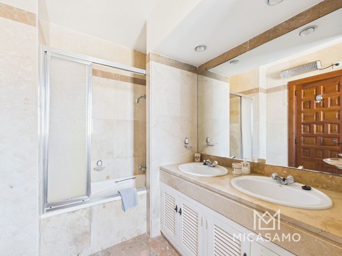 Image No.26-3 Bed Villa for sale