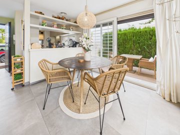 12632elegantmodernvillawithprivatepooljacuzzi