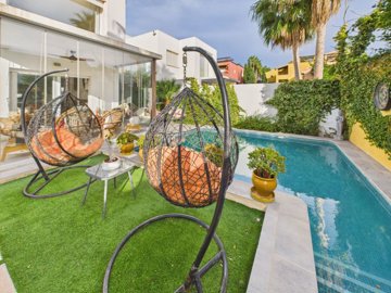 12632elegantmodernvillawithprivatepooljacuzzi