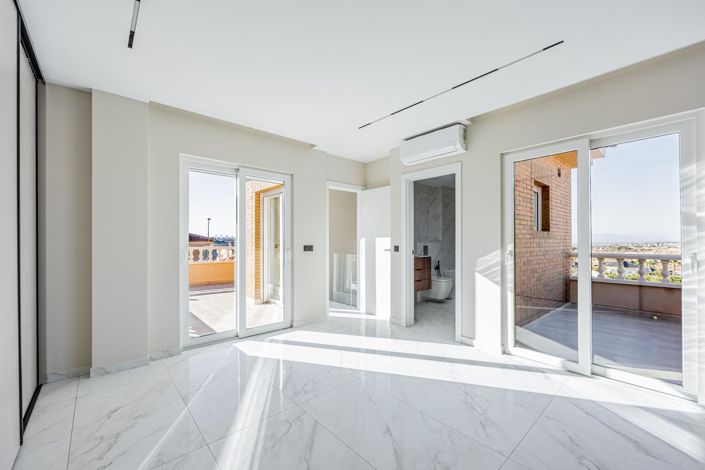 Image No.35-4 Bed Villa for sale