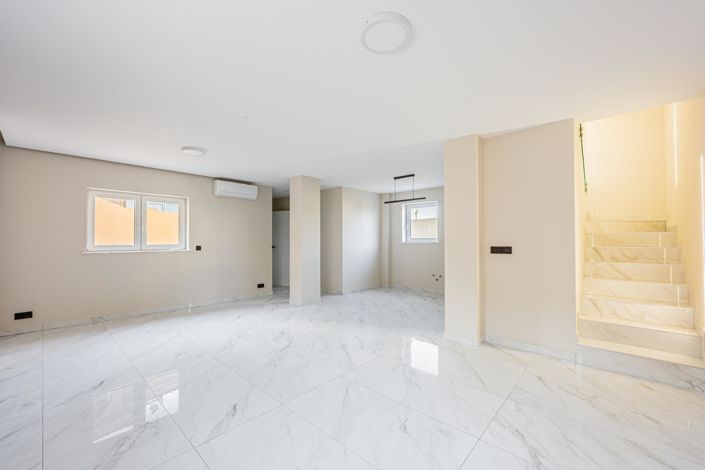 Image No.42-4 Bed Villa for sale