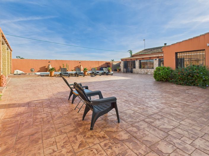 Image No.12-6 Bed Villa for sale