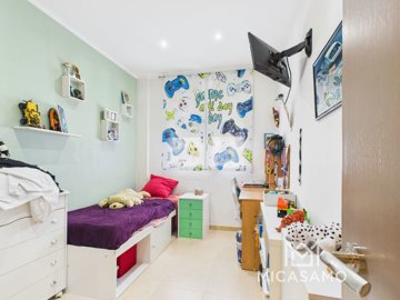 12785spaciousdetachedvillawithlargegarageinlo