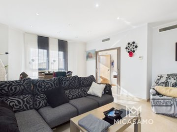 12785spaciousdetachedvillawithlargegarageinlo