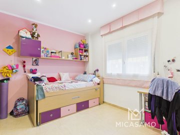 12785spaciousdetachedvillawithlargegarageinlo