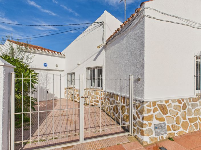 Image No.12-3 Bed Villa for sale