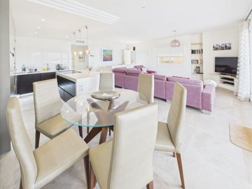 13048losolivosspaciousapartmentwithpanoramicv