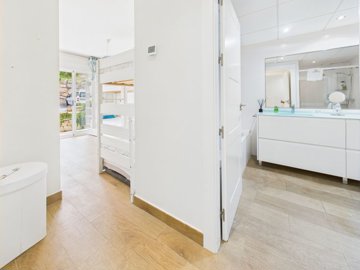 13048losolivosspaciousapartmentwithpanoramicv