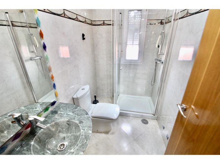 Image No.15-4 Bed Villa for sale