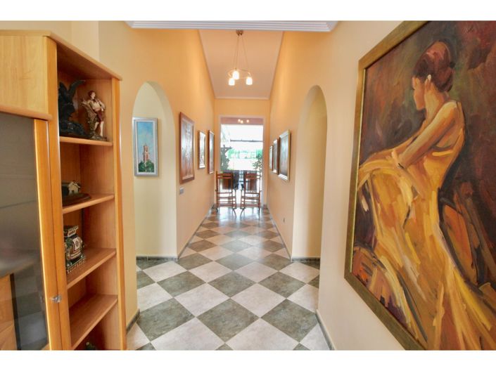 Image No.6-4 Bed Villa for sale