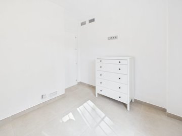 15446brightfirstfloor3bedapartmentwithopenliv