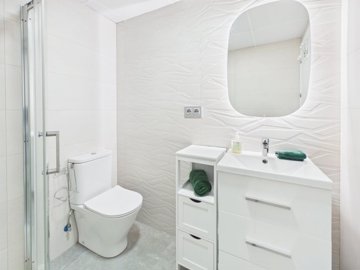 15446brightfirstfloor3bedapartmentwithopenliv