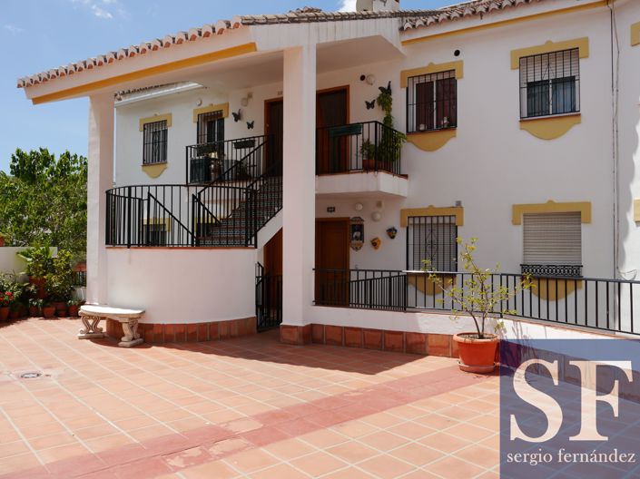Image No.1-4 Bed Apartment for sale