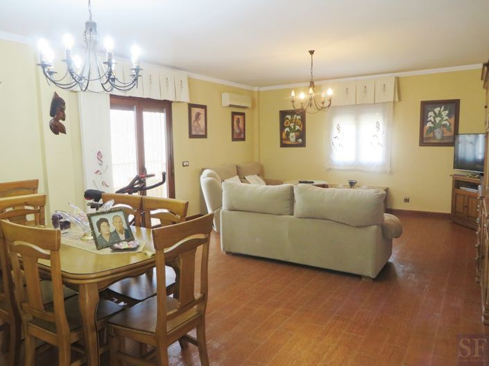 Image No.3-4 Bed Villa for sale