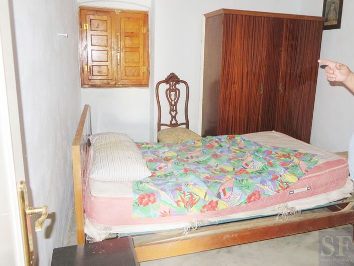 Image No.8-1 Bed Country House for sale