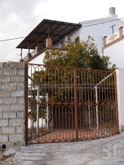 Image No.12-4 Bed Townhouse for sale