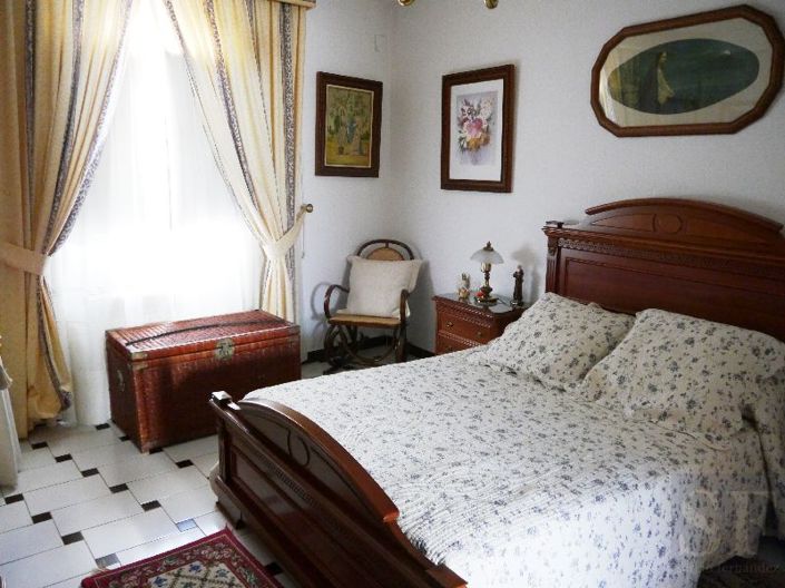 Image No.5-4 Bed Townhouse for sale