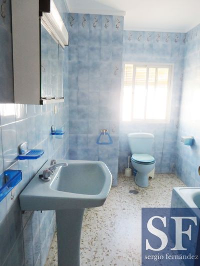 Image No.11-9 Bed Townhouse for sale